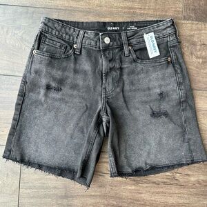 Old Navy NWT High-Waisted O.G. Loose Cut-Off Jean Shorts -  Women’s Size: 4